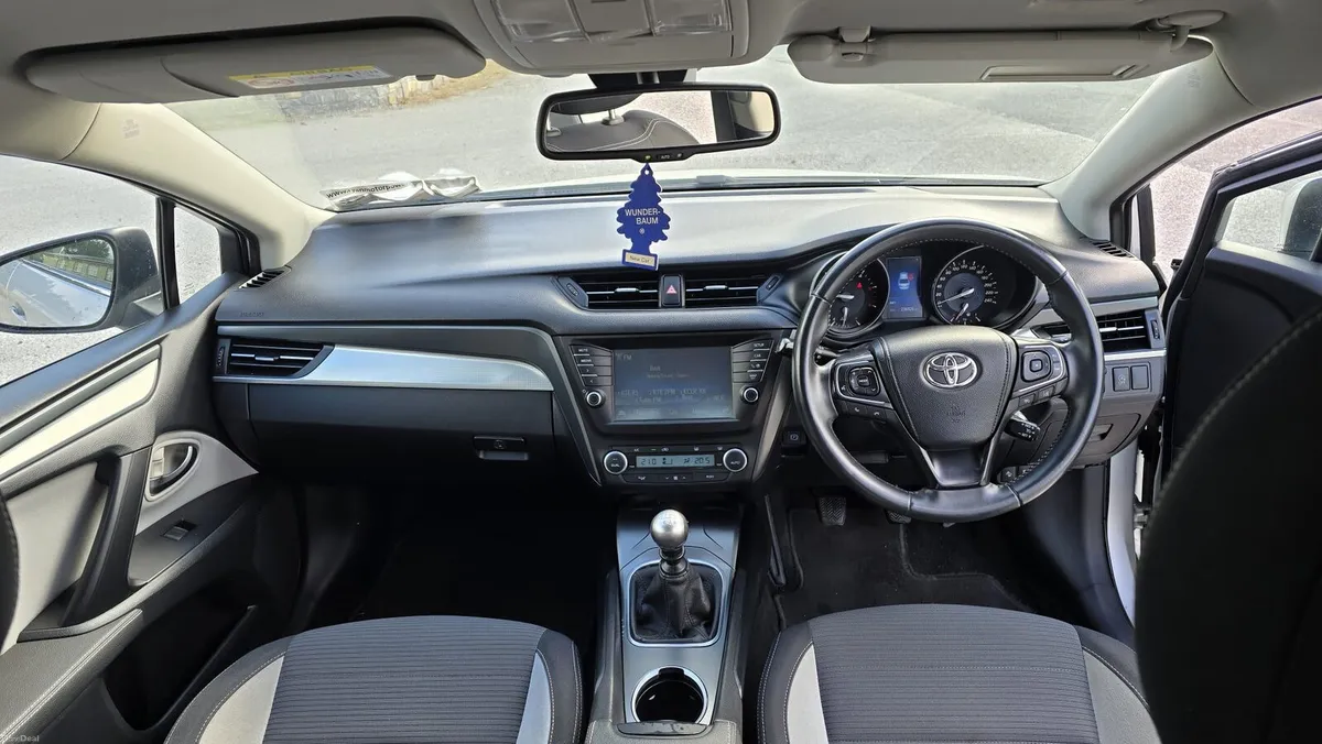 2017 Toyota Avensis 2.0 diesel manual - Image 3