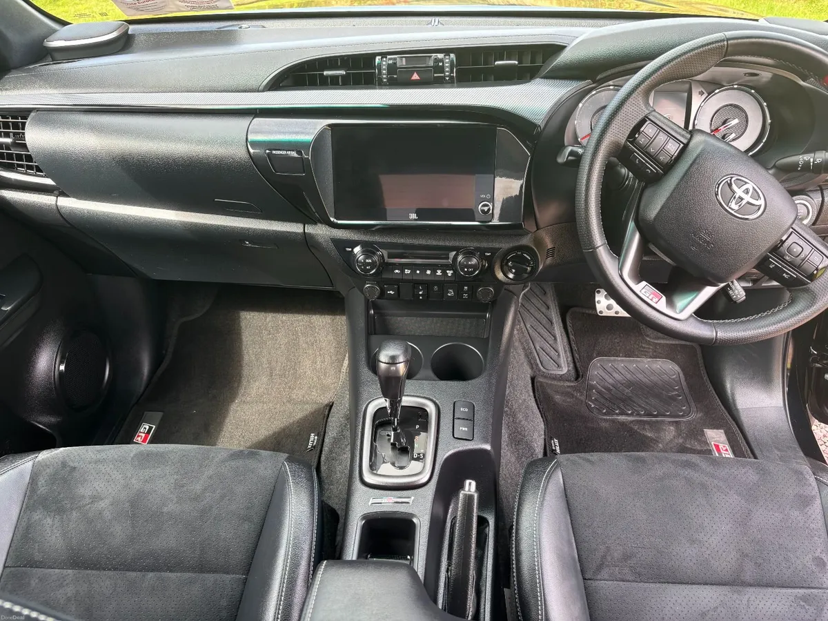 **sold** Toyota Hilux 2.8 GR Sport II 2025 - Image 5