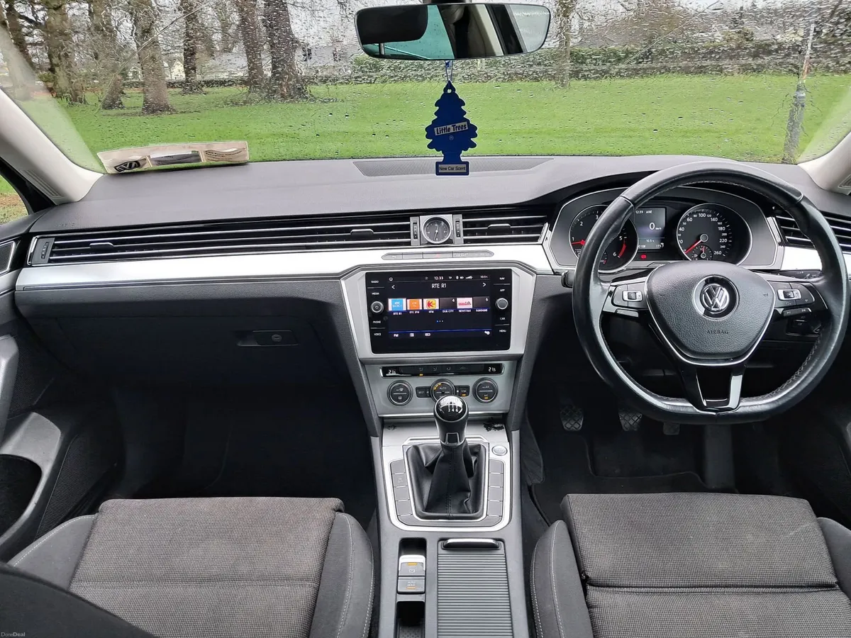 Volkswagen Passat 2018 - Image 6