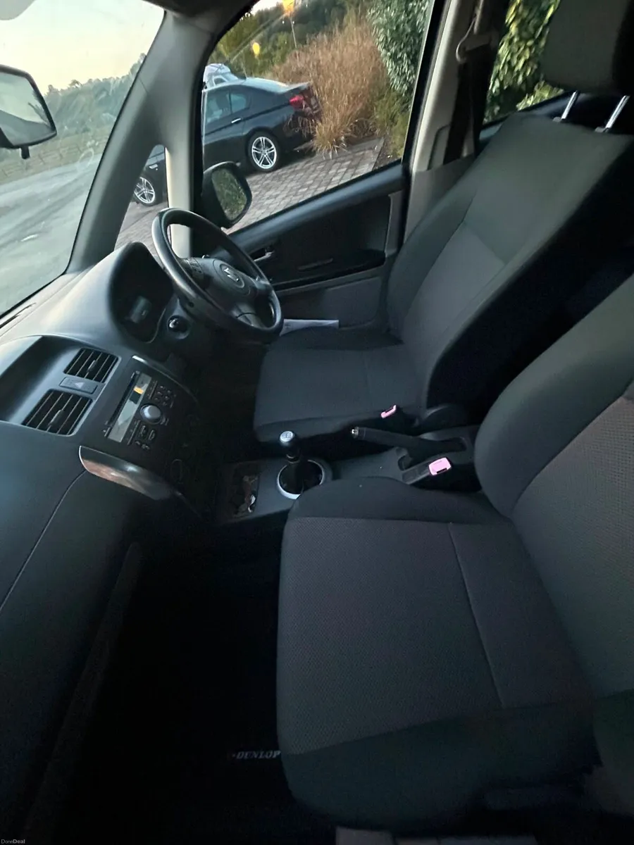 Car - Image 4