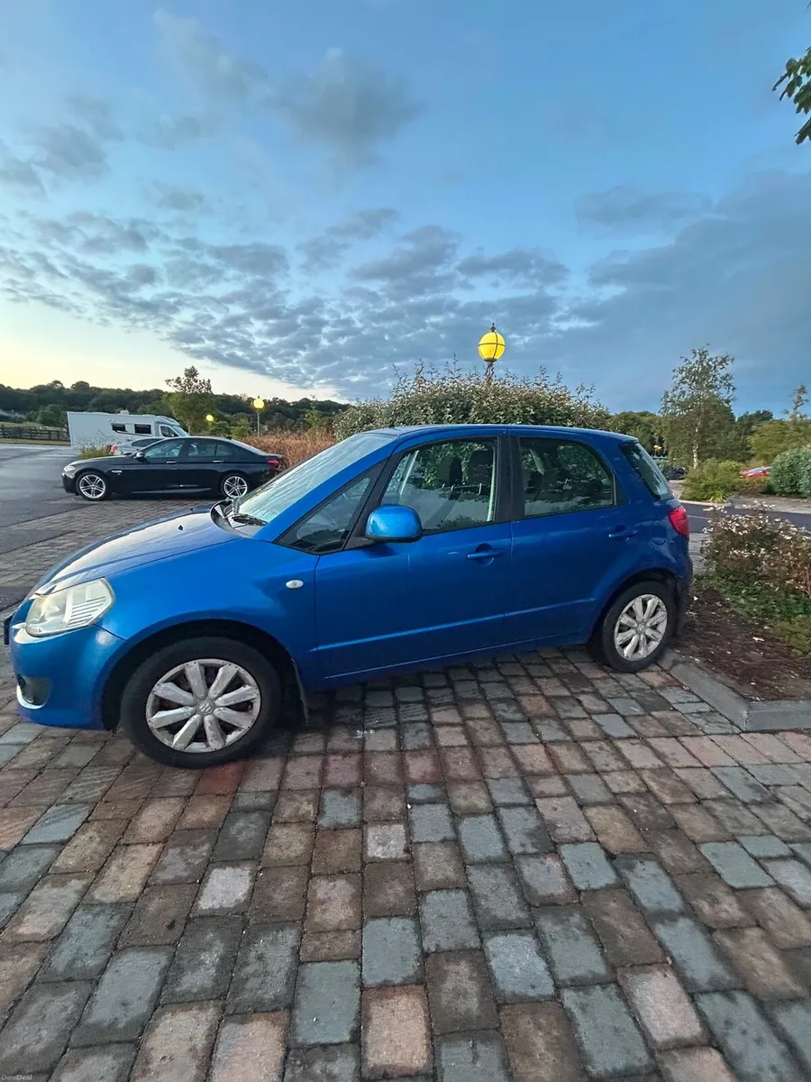 Car - Image 3