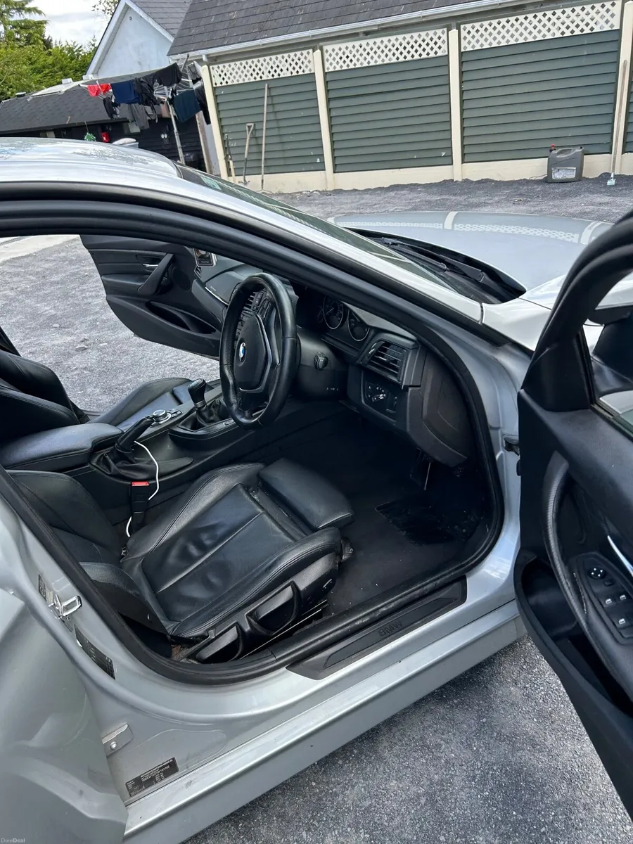 BMW 3-Series 2012 - Image 2