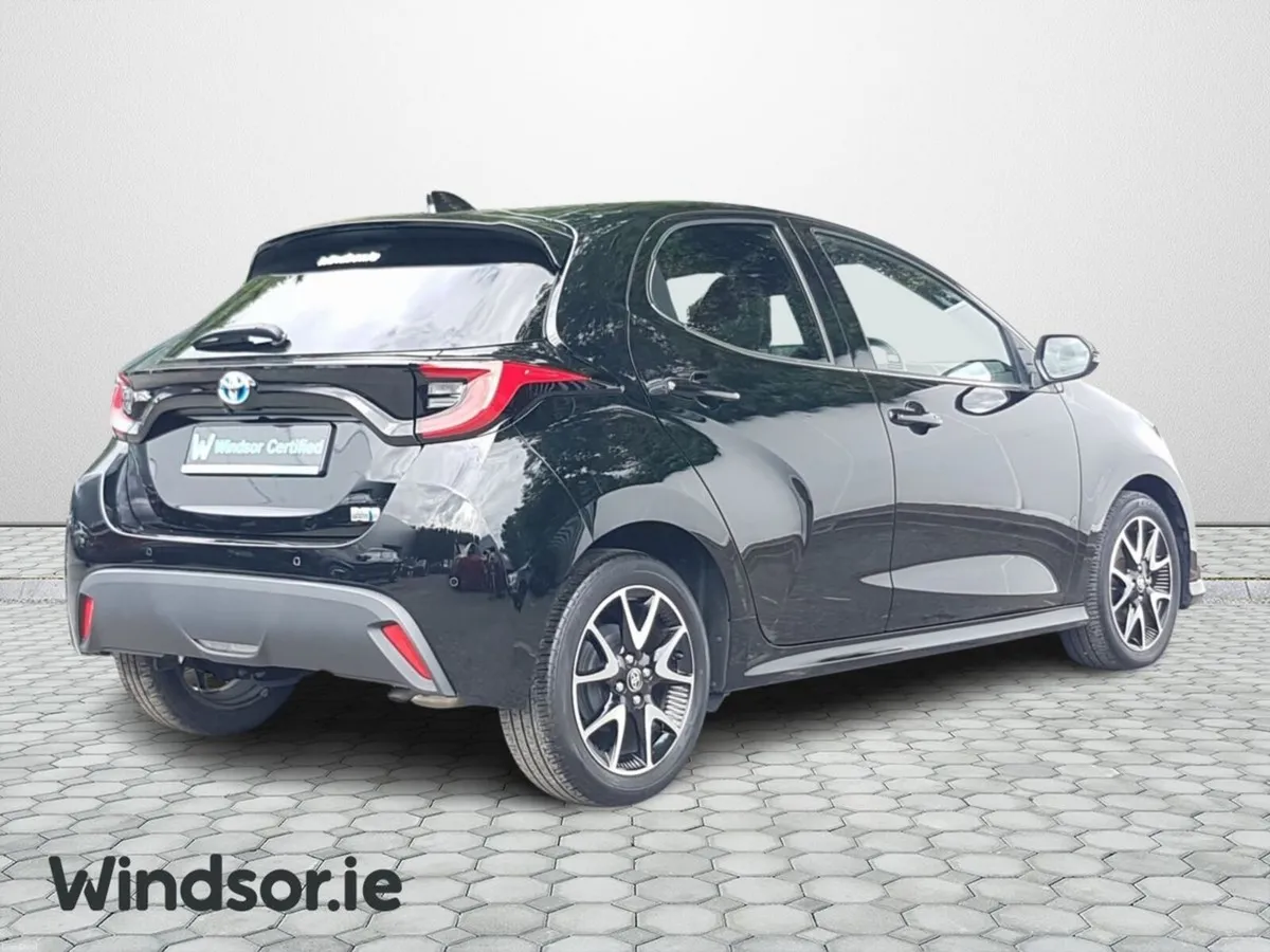 Toyota Yaris Hybrid 1.5 - Image 2