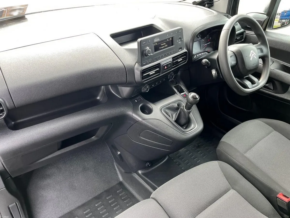 Citroen Berlingo TOUCH BlueHDi 100 S&S MWB 5 seats - Image 2