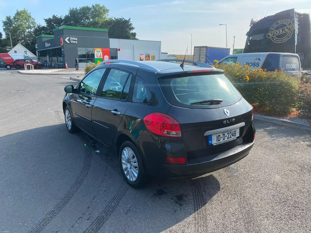 Renault Clio 2010 - Image 2