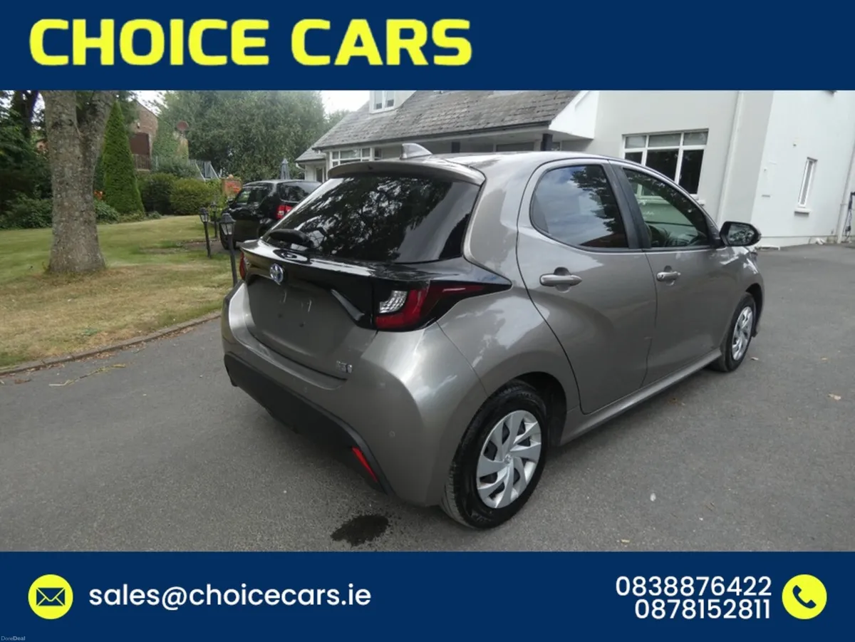 Toyota Yaris 1.5 AUTO HYBRID - Image 5