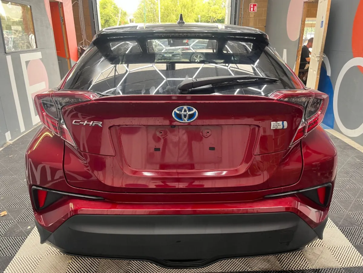 Toyota C-HR 2019 TOYOTA C-HR S LED PACKAGE 1.8 AUT - Image 4