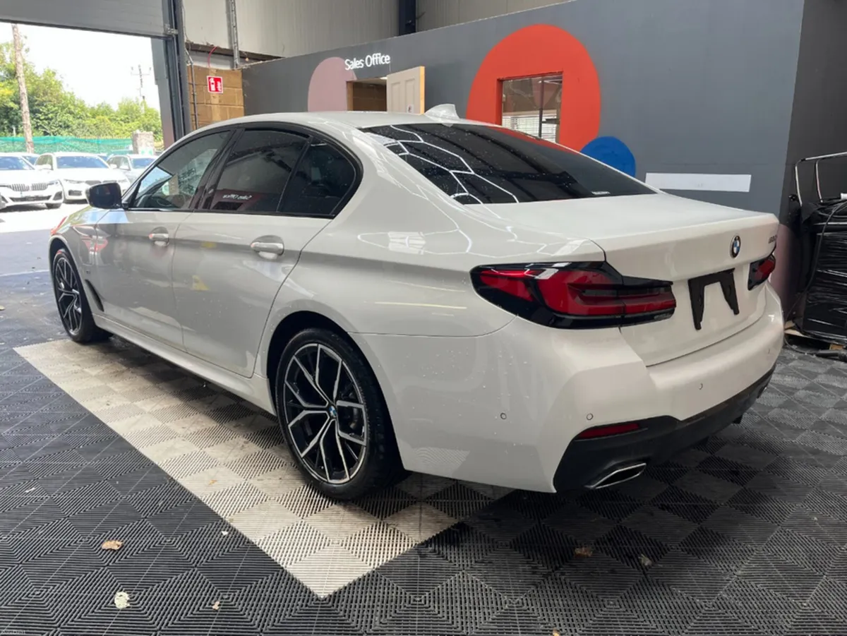 BMW 5-Series 2020 BMW 530E 530e M SPORT ED JOY+ 2. - Image 5