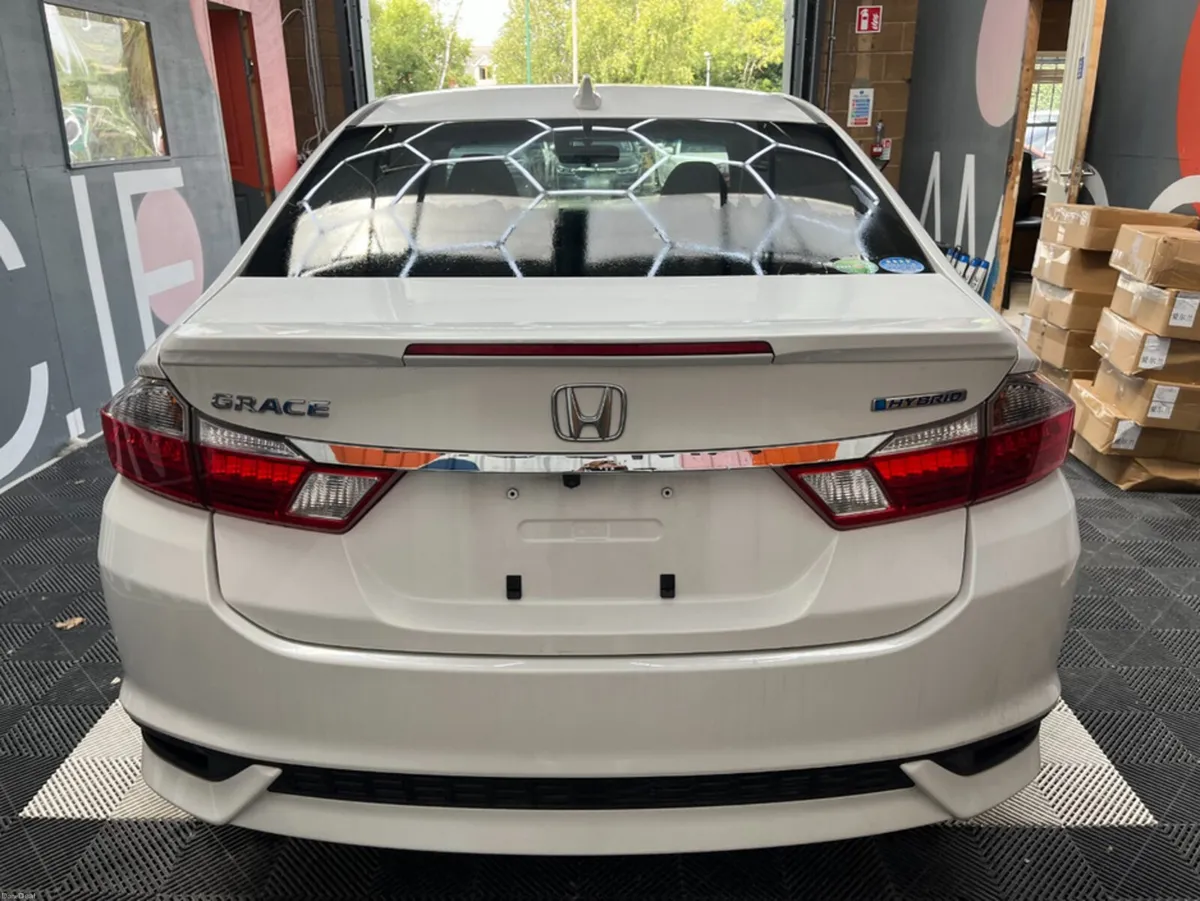 Honda Grace 2019 HONDA GRACE HYBRID DX AUTOMATIC / - Image 4