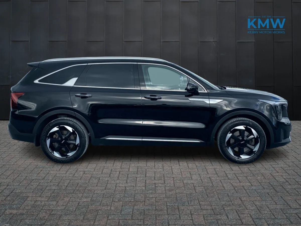 Kia Sorento 2.2 CRDi PE..New Model..Pan Roof - Image 5