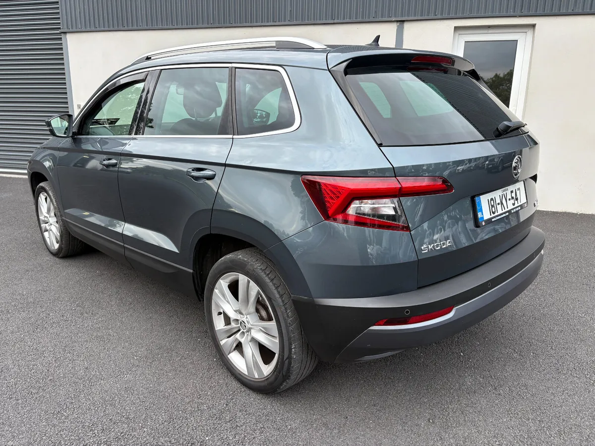 181 Skoda Karoq Style 1.6 TDI - Pan Roof - Image 3