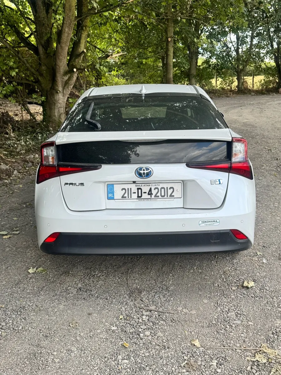 LUXURY TRIM TOYOTA PRIUS HYBRID HI SPEC 84KM ONLY - Image 4