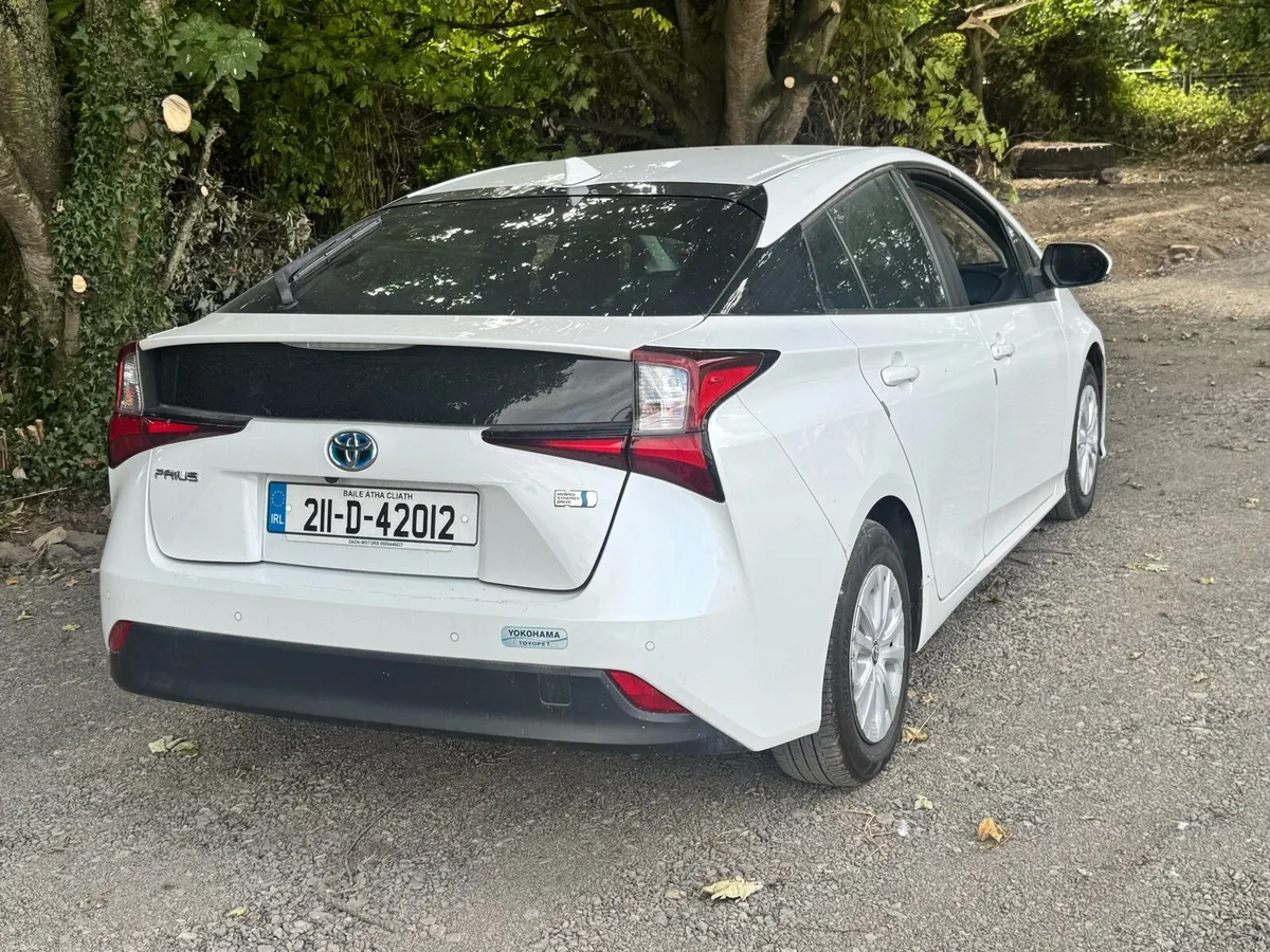 LUXURY TRIM TOYOTA PRIUS HYBRID HI SPEC 84KM ONLY - Image 5