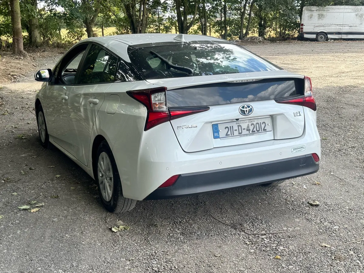 LUXURY TRIM TOYOTA PRIUS HYBRID HI SPEC 84KM ONLY - Image 6