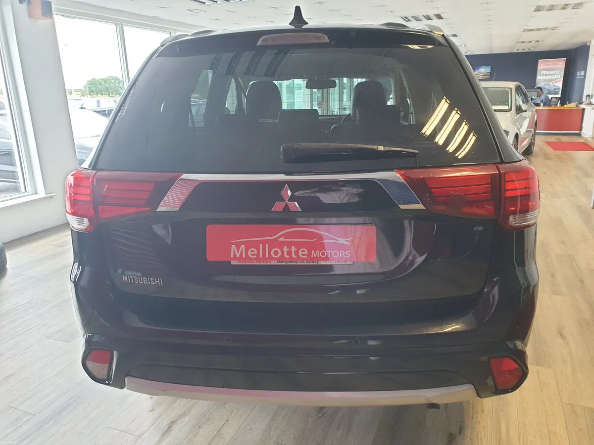 Mitsubishi Outlander 2.0 PHEV INSTYLE - Image 5