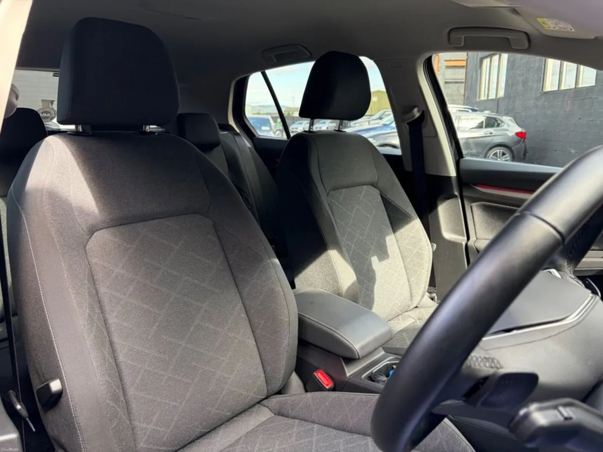 Volkswagen Golf Style 2.0TDI 115PS DSG - Image 5