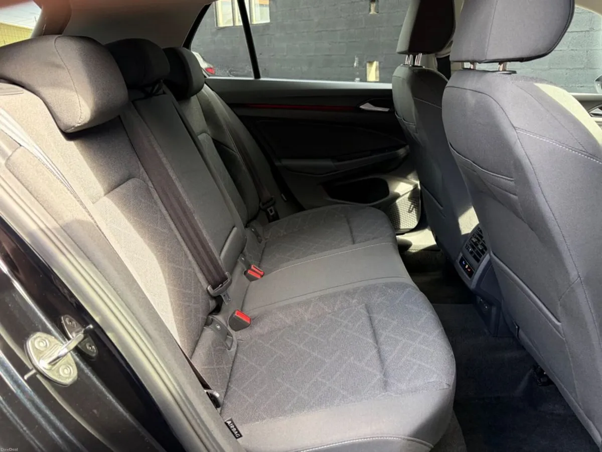 Volkswagen Golf Style 2.0TDI 115PS DSG - Image 6