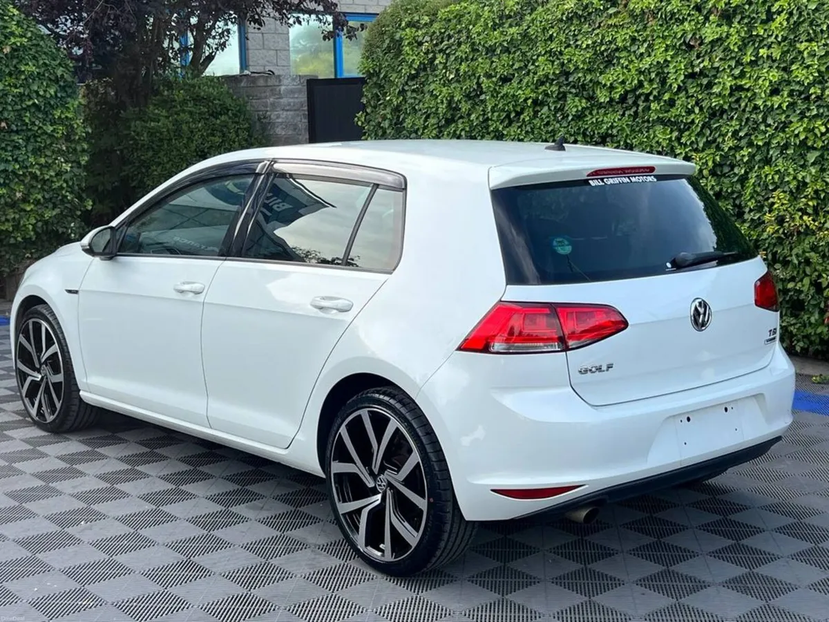 Volkswagen Golf LOUNGE R-LINE PACK 1.2 TSI AUTO // - Image 5