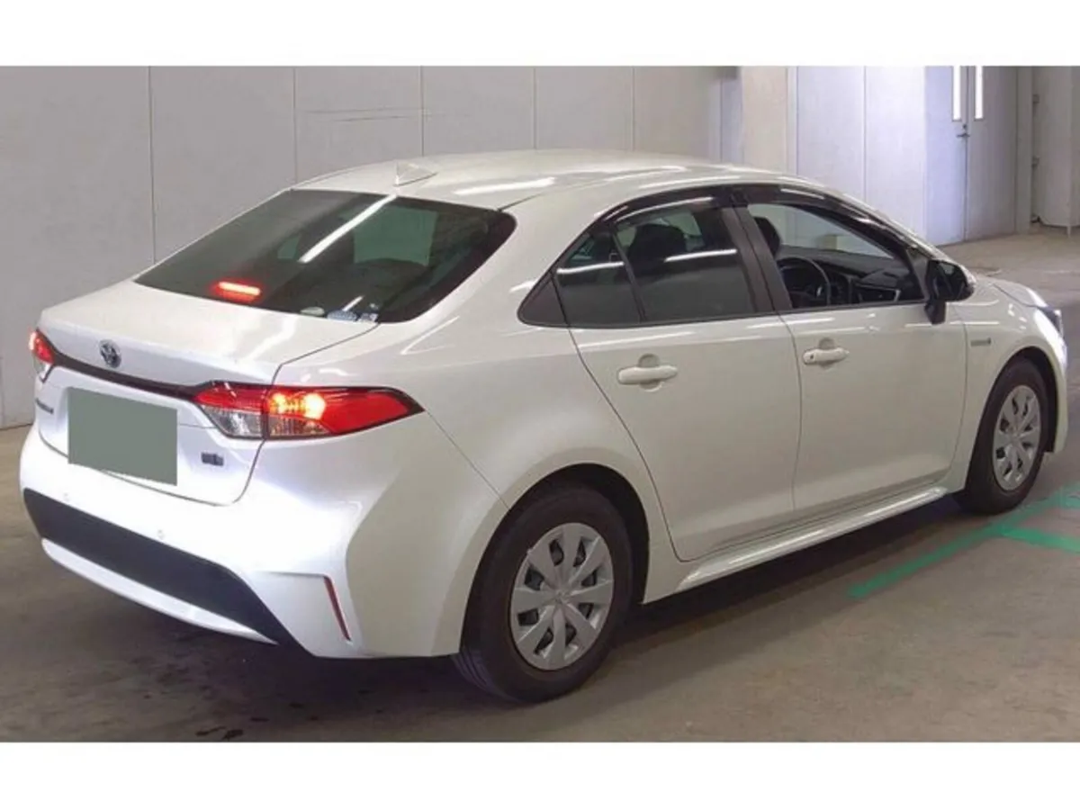 Toyota Corolla 1.8 Petrol Hybrid Auto - Image 4