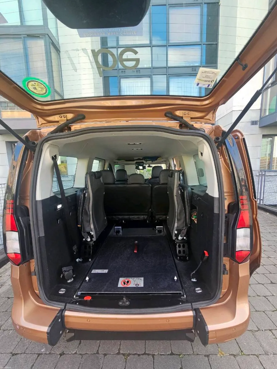 Wheelchair taxi - Image 2