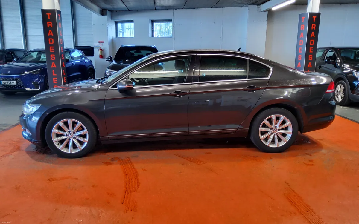 Volkswagen Passat 2018 - Image 6