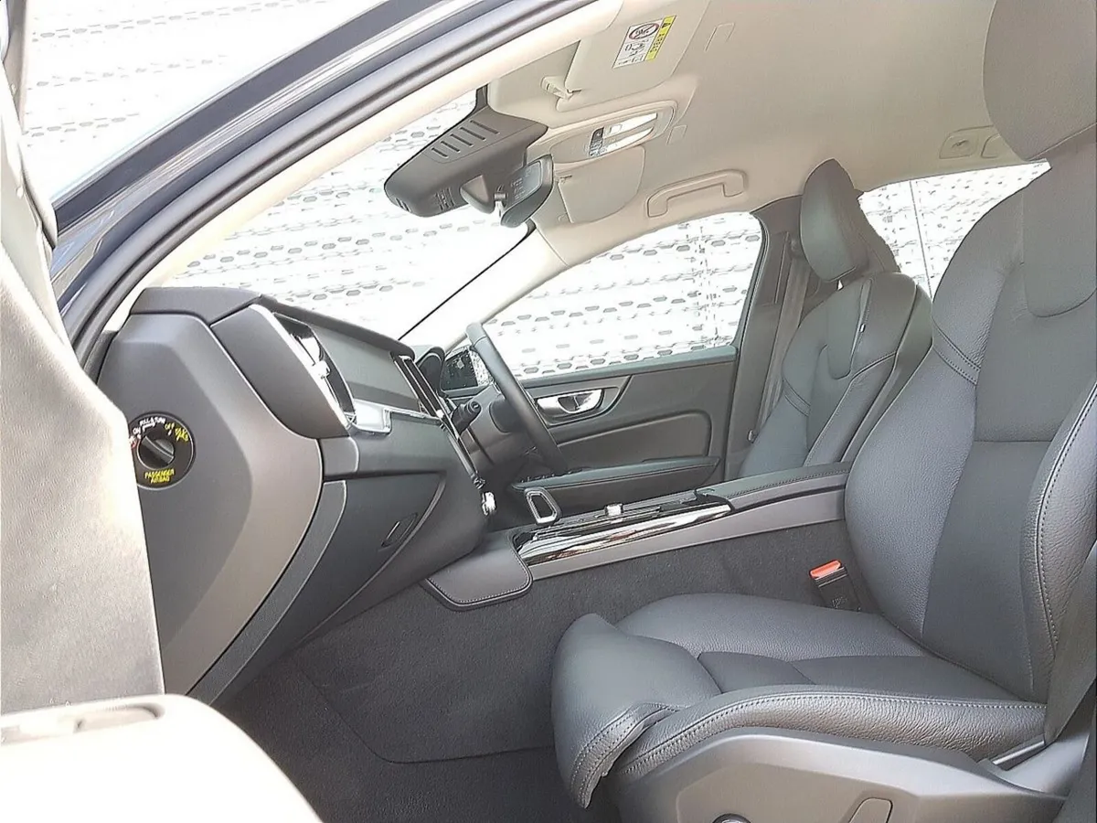 Volvo V60 2.0 T6 18.8kWh Plus Auto AWD - Image 5