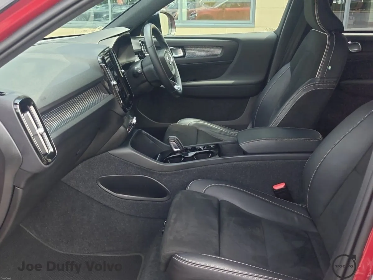 Volvo XC40 R-Design Phev T4 (197ps) - Image 6