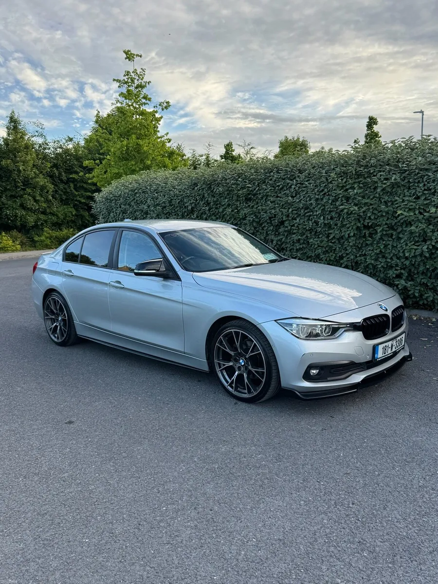 2018 BMW 320 Diesel Automatic*1 Owner* - Image 2