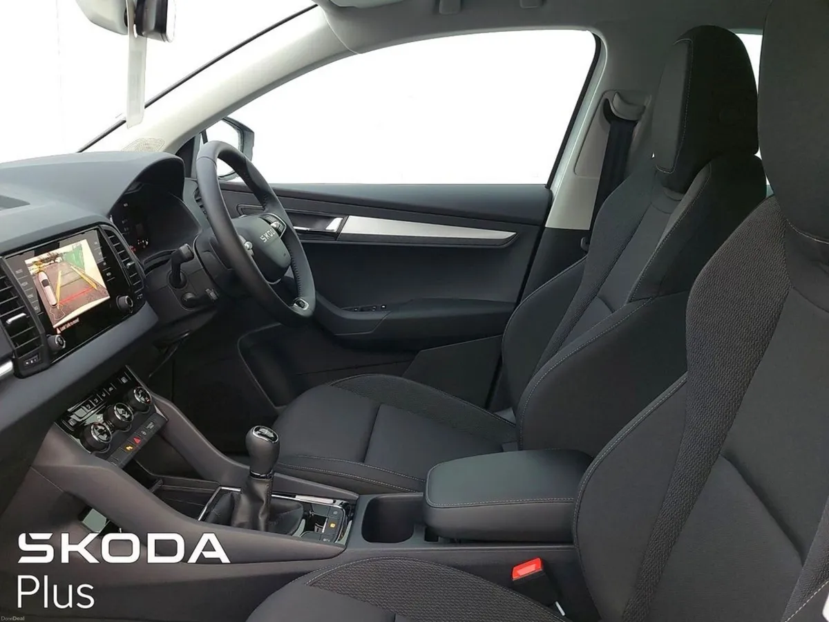 Skoda Karoq SELECTION 2.0TDI 115HP EX DEMO MASSIVE - Image 4