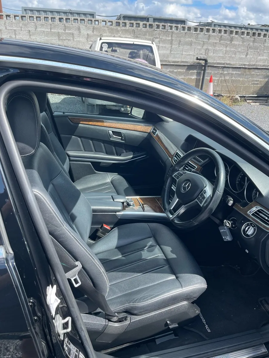 2015 (152) Mercedes Benz E300 BlueTec Hybrid - Image 6