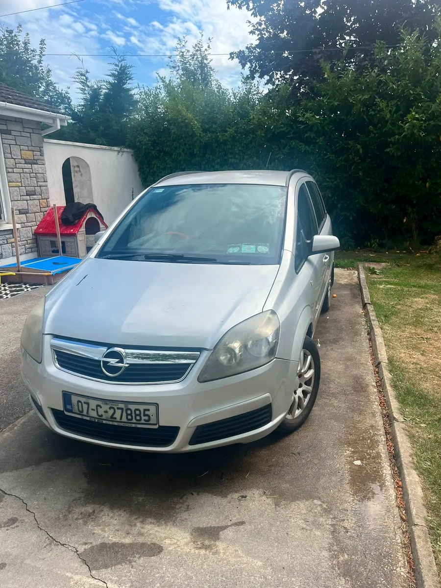 Opel Zafira (7 seater) - Image 1