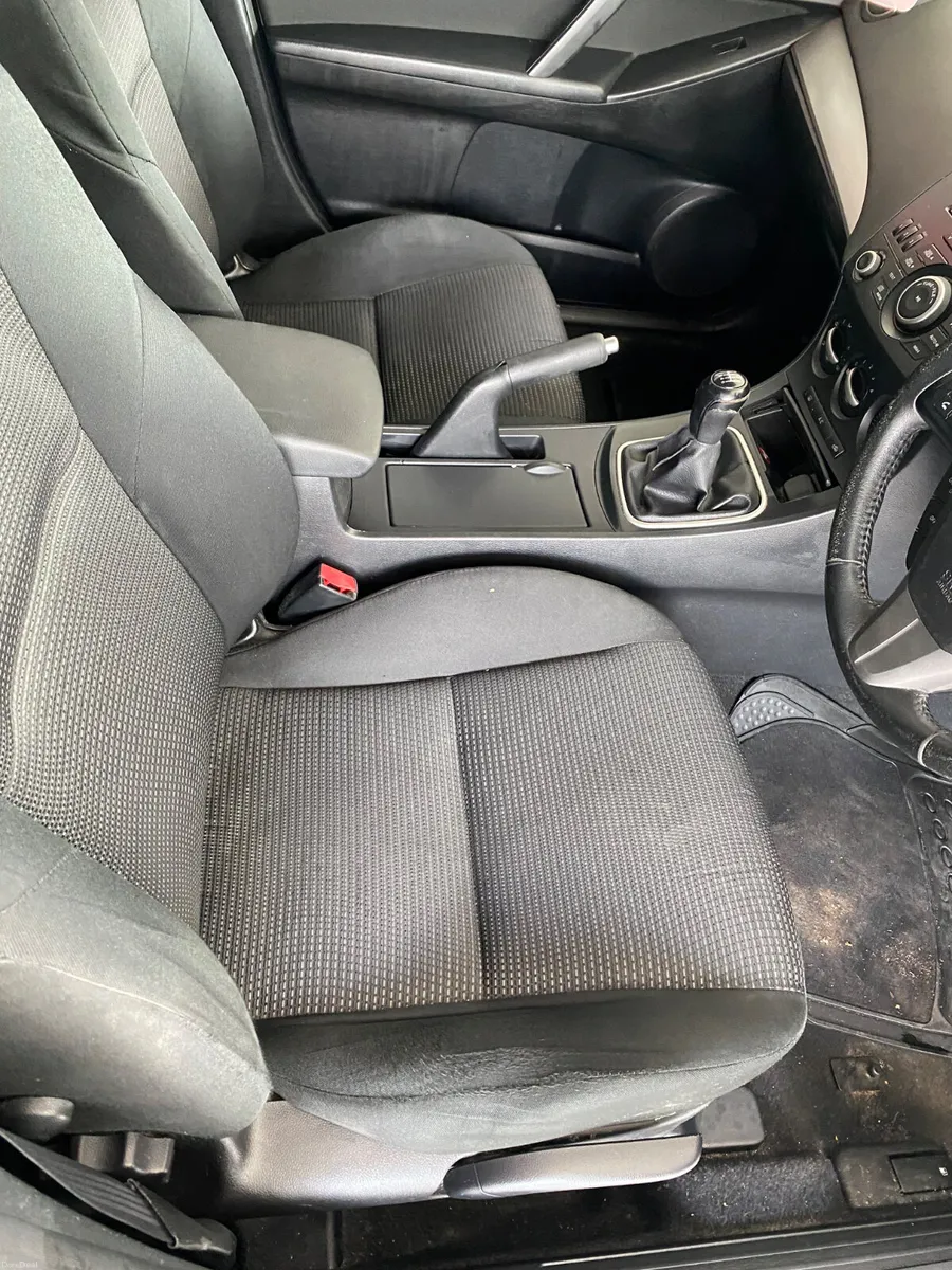 131 Mazda Mazda3 1.6D EXECUTIVE - Image 6