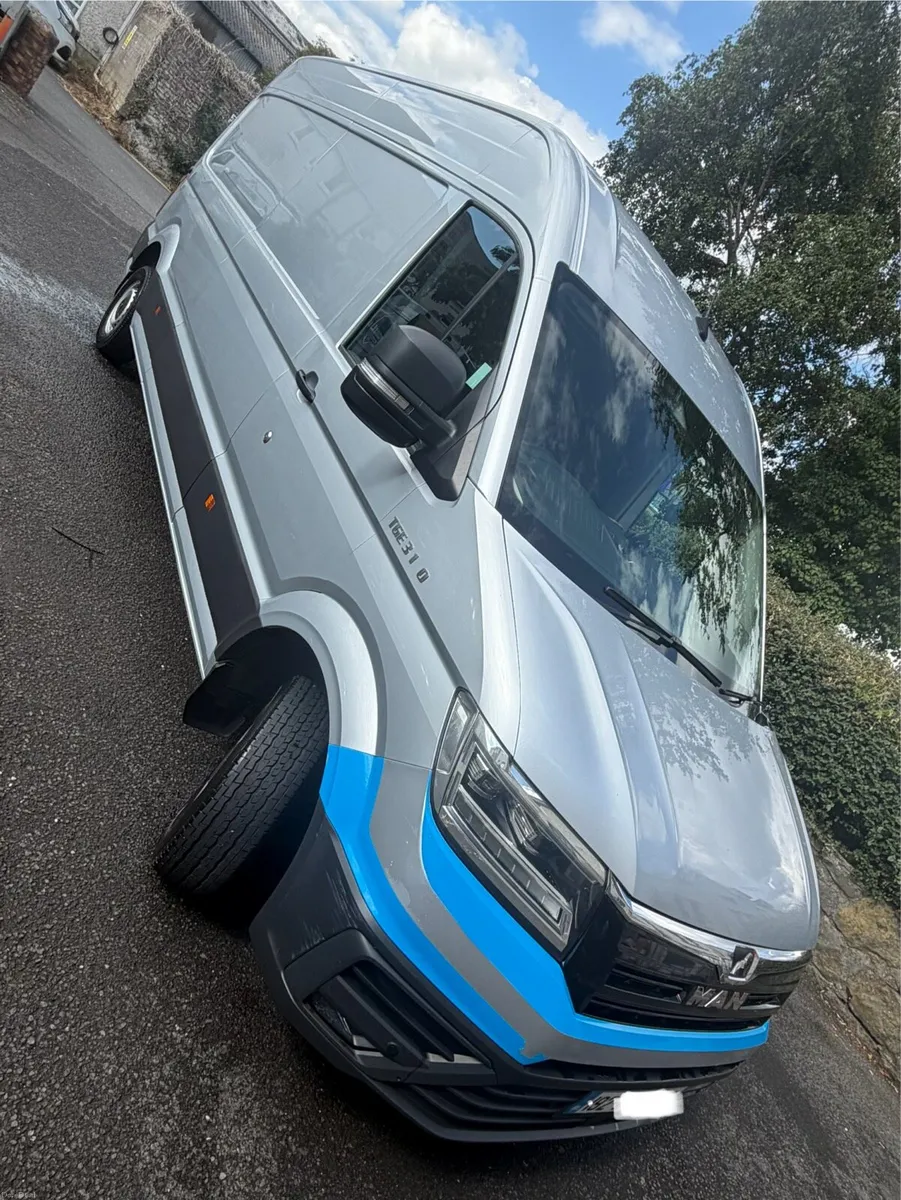 Man van 2019 - Image 4