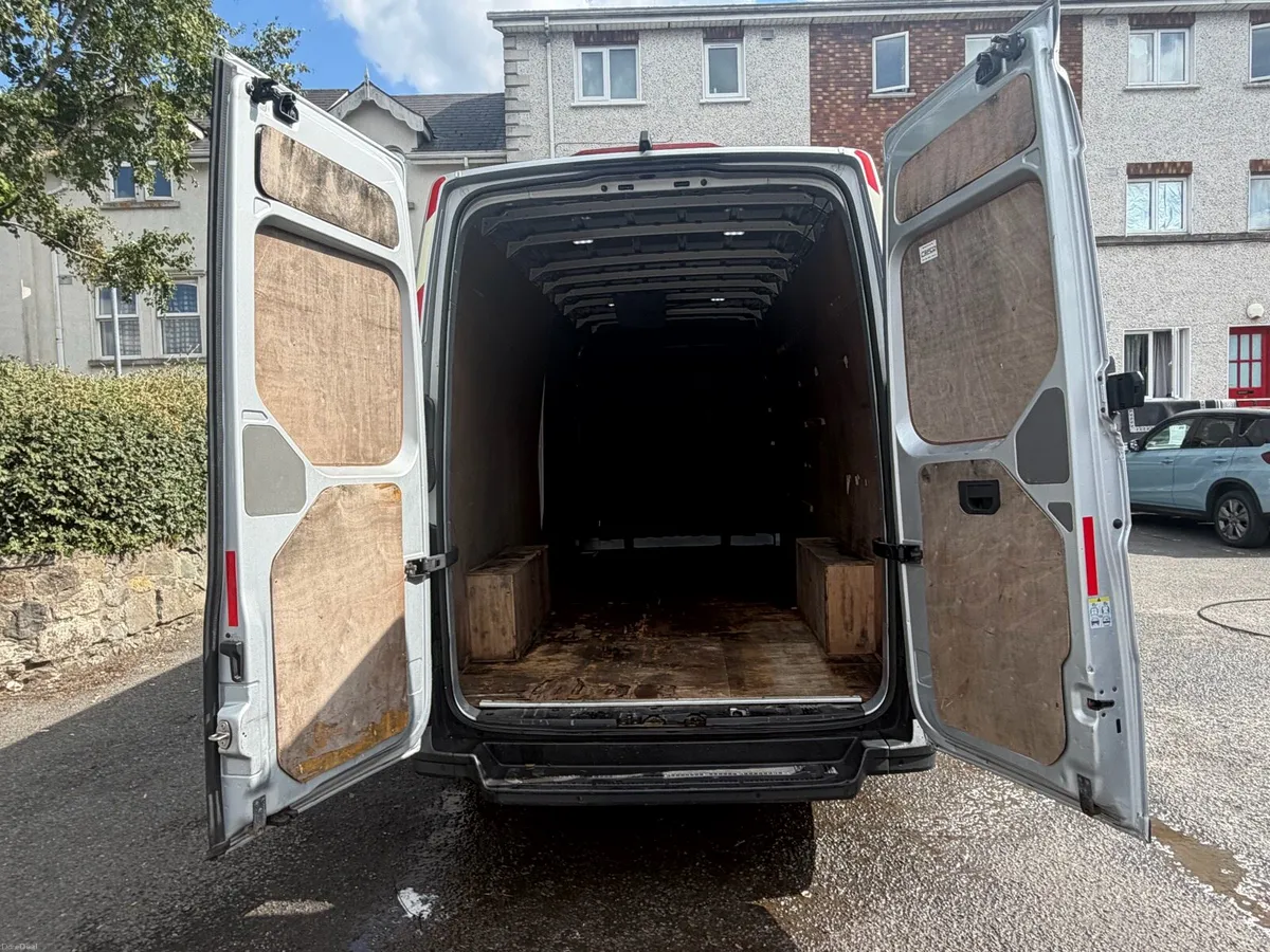 Man van 2019 - Image 6
