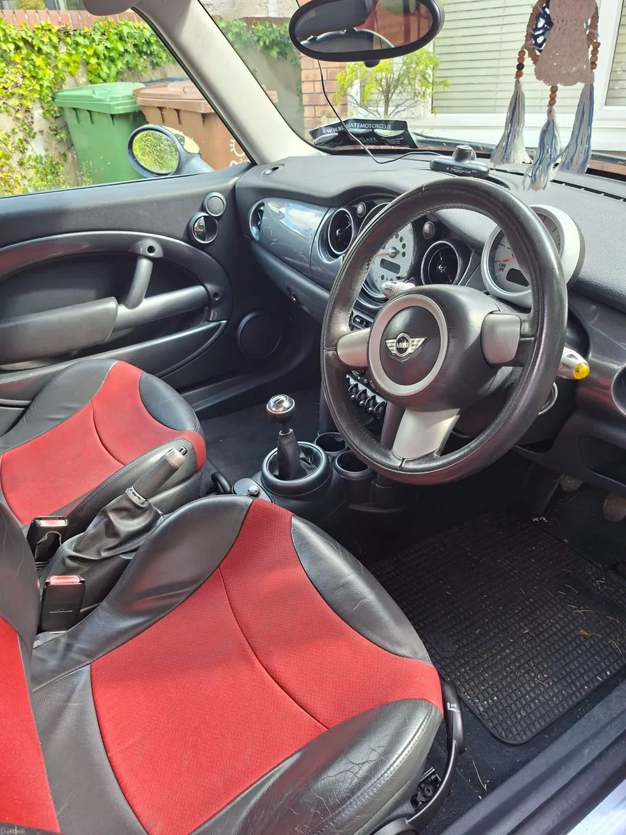 Mini Cooper 2005 - Image 1