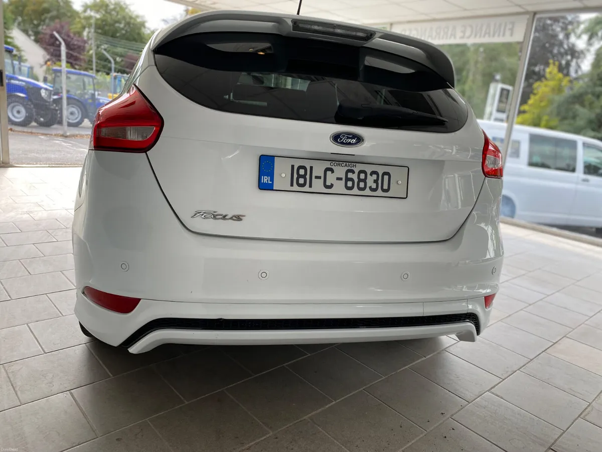 2018 Ford Focus ST-LINE 1.5 TDCi 120PS - Image 6