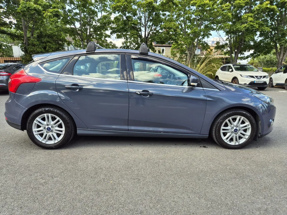 Very Clean Car Ford Focus 2013   1 OWNER - Image 4