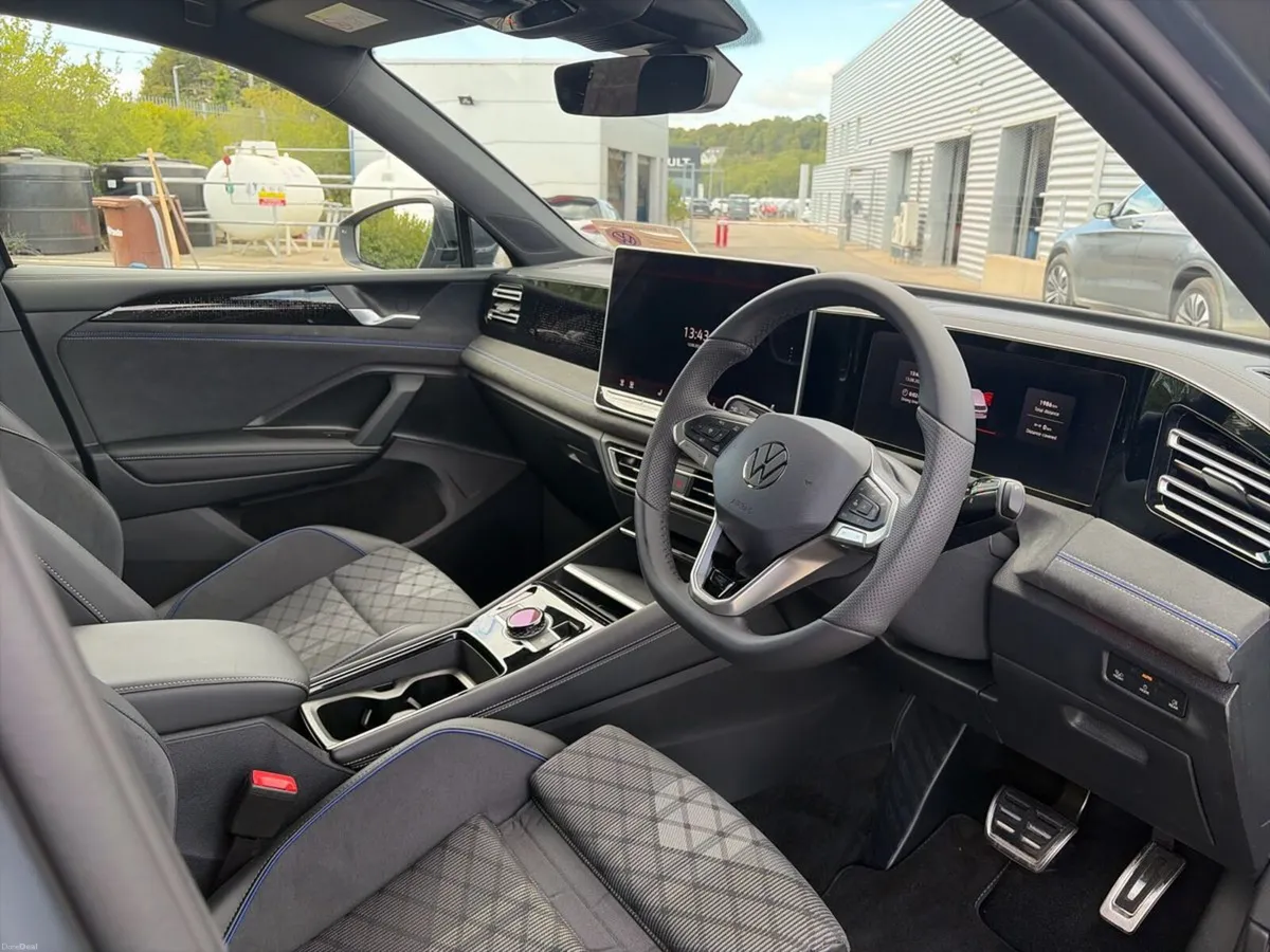 Volkswagen Tiguan R-Line 75 2.0TDI DSG 150HP - Image 6