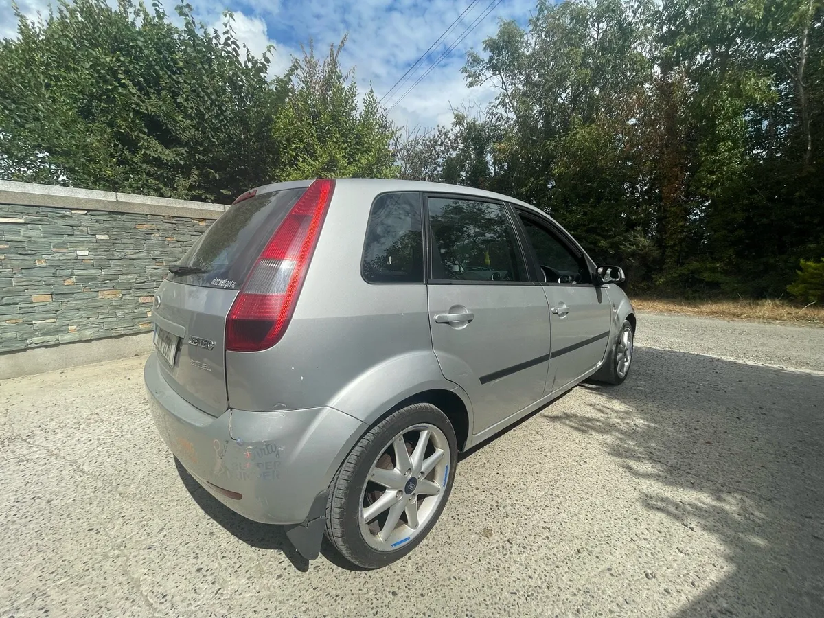 Ford fiesta - Image 6