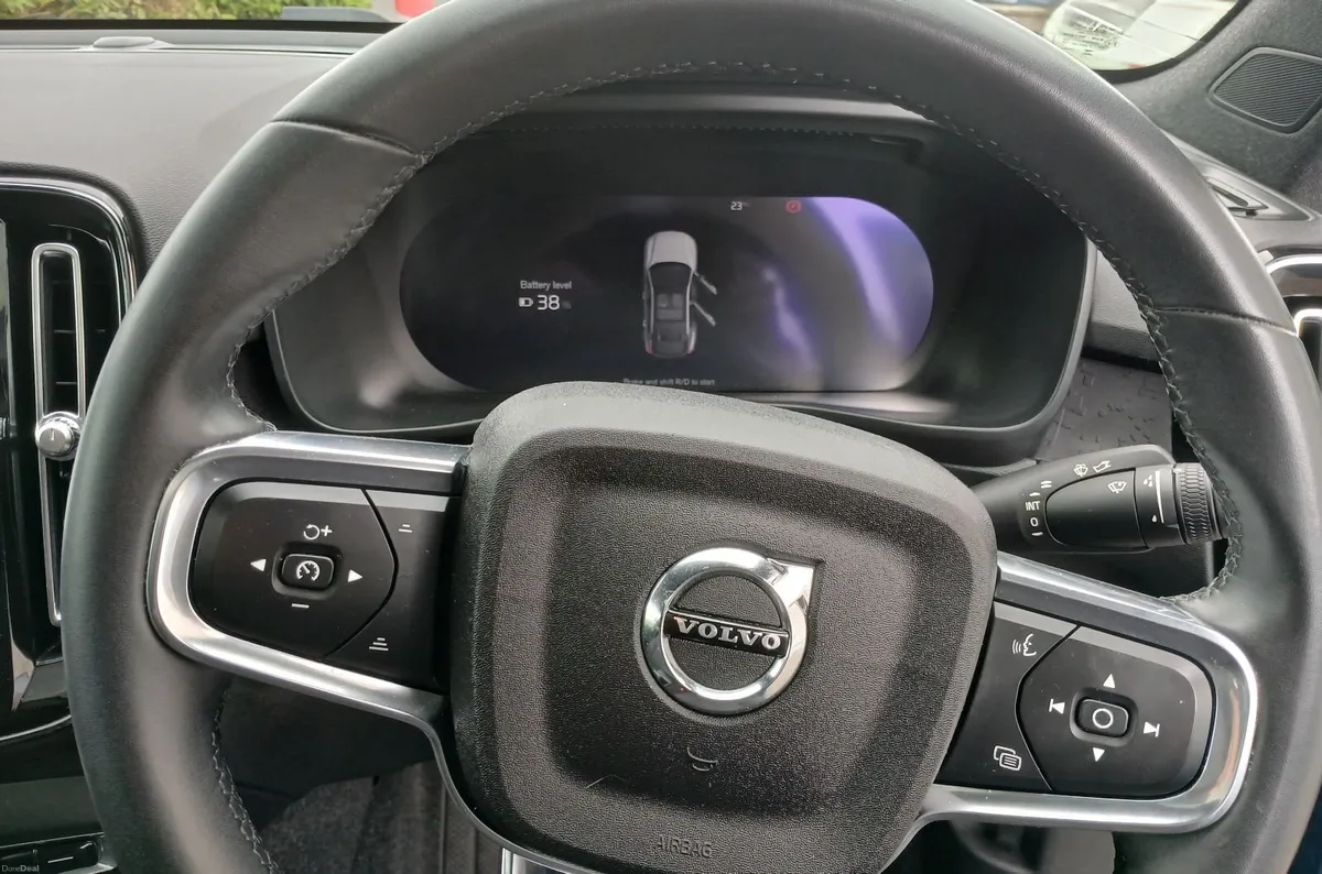 2023 VOLVO C40 Recharge PLUS - Pan Roof - 228BHP - Image 5