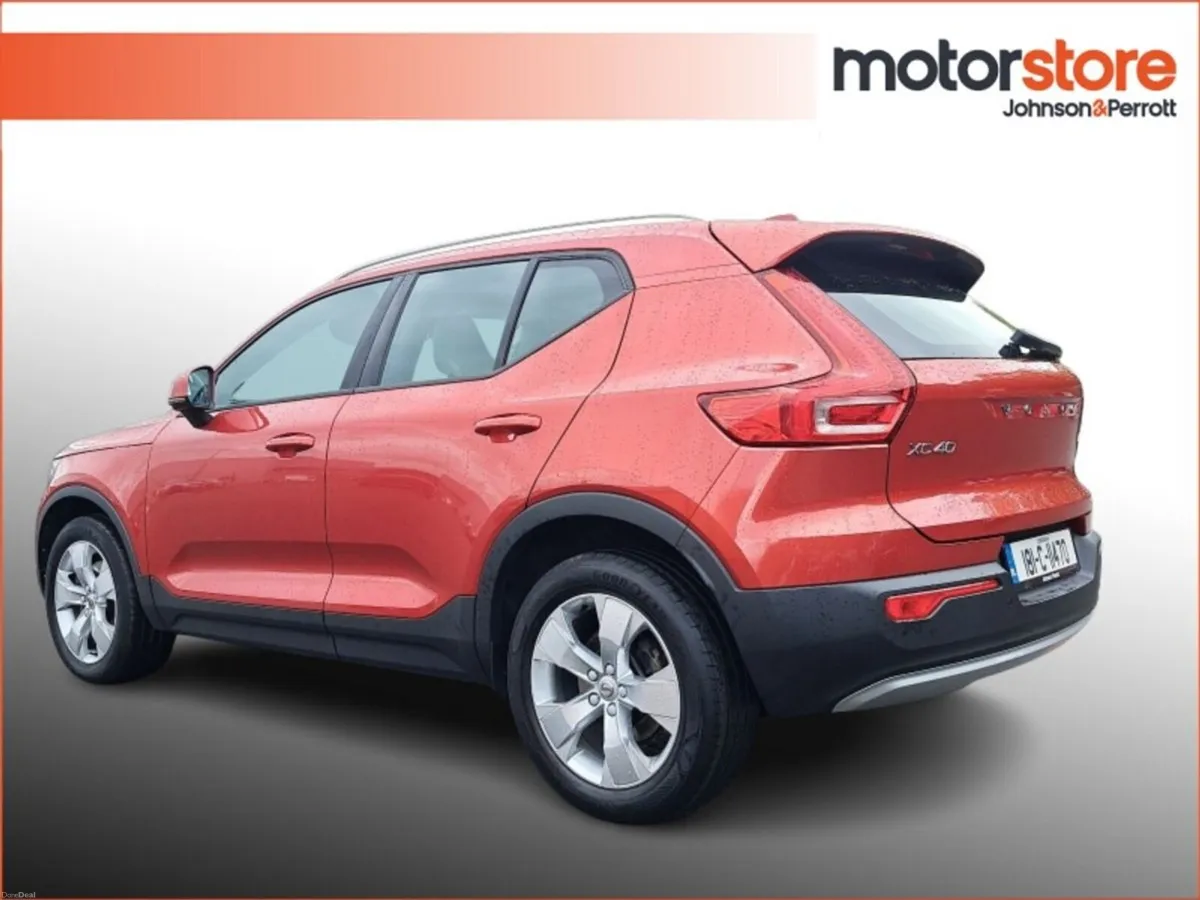 Volvo XC40 D4 AWD AUTO MOMENTUM - 1 OWNER - Image 2