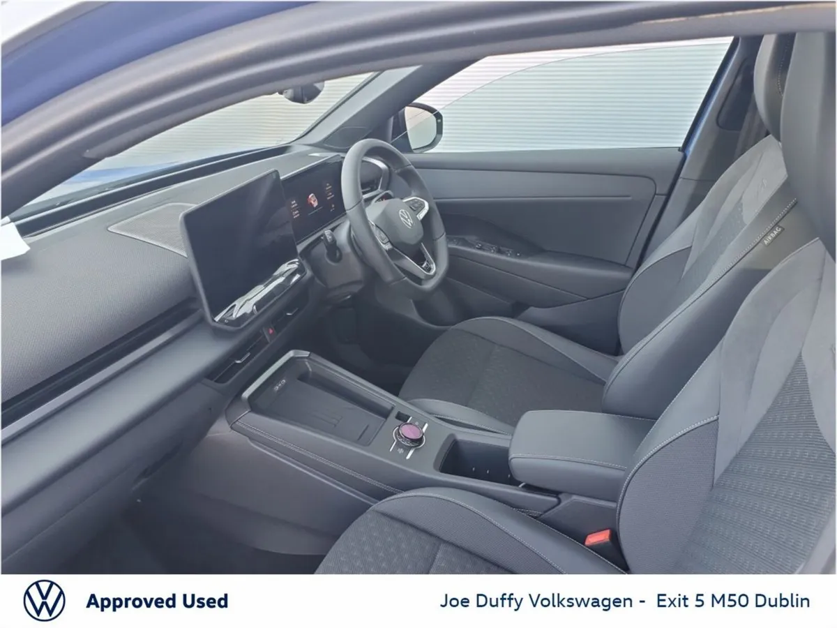 Volkswagen T-Roc R-LINE 1.5TSI 150HP MHEV AUTO - Image 3