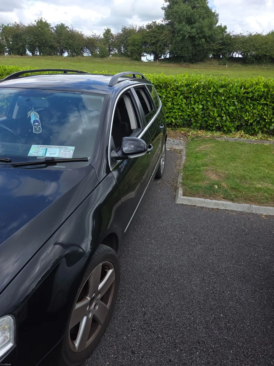 Volkswagen Passat 2010 - Image 5