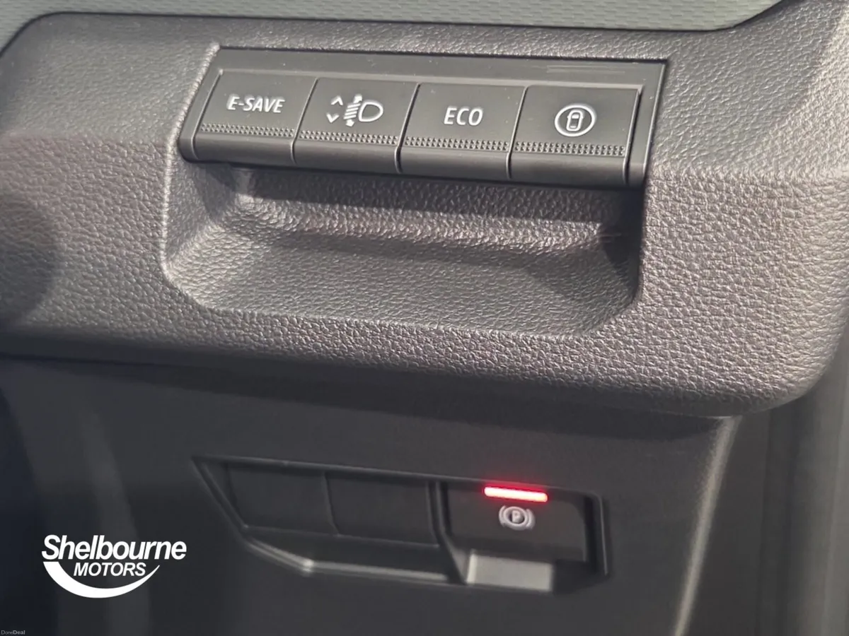 Dacia Duster Duster 1.6 Hybrid 140 Extreme 5dr Aut - Image 5
