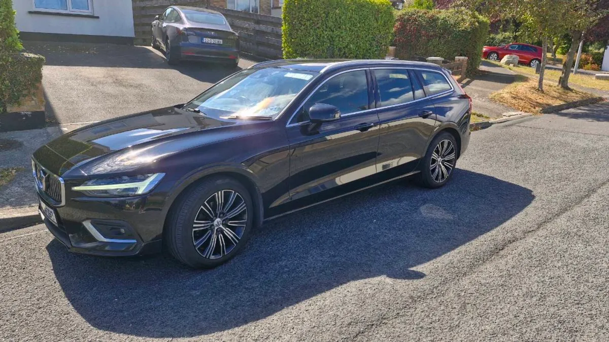 Volvo V60 Inscription+ 2019 - Image 2