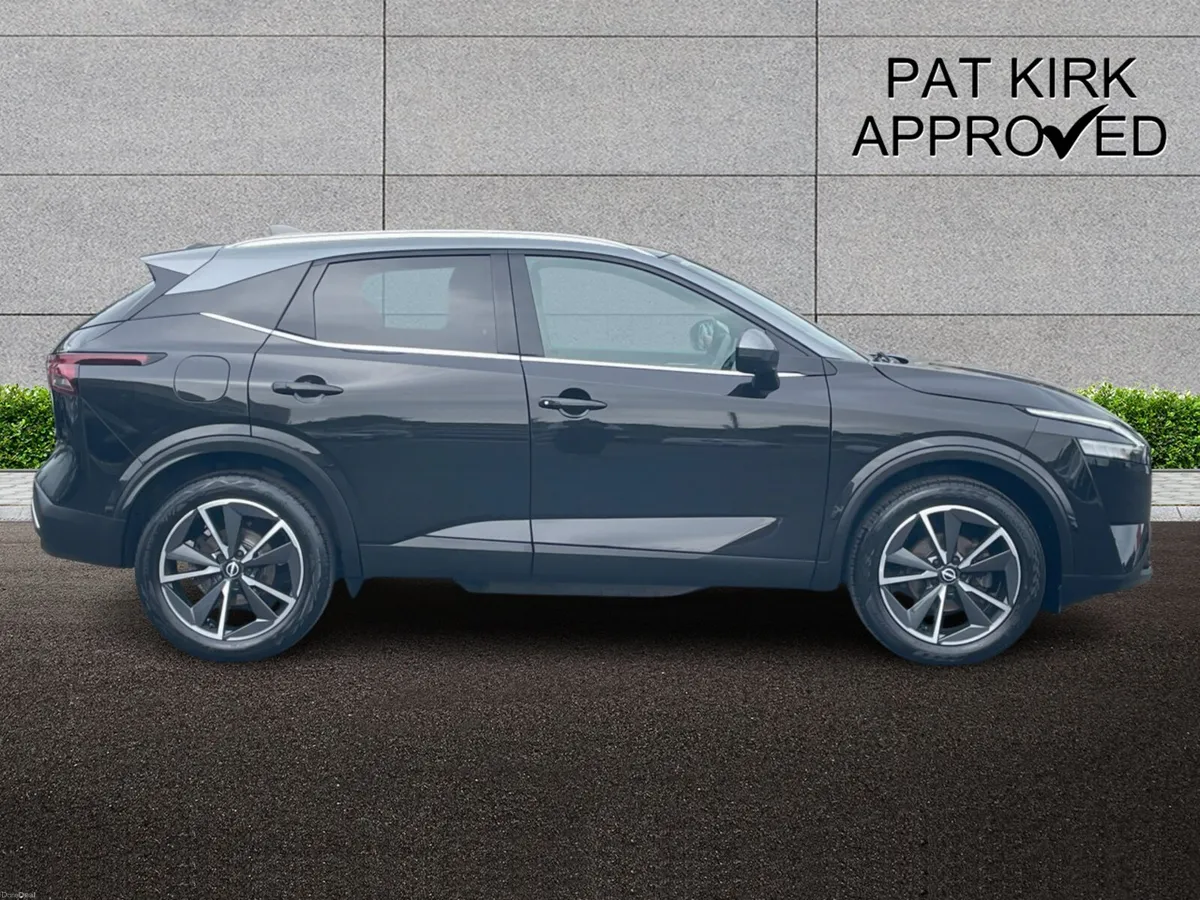Nissan Qashqai Hatchback Tekna - Image 3