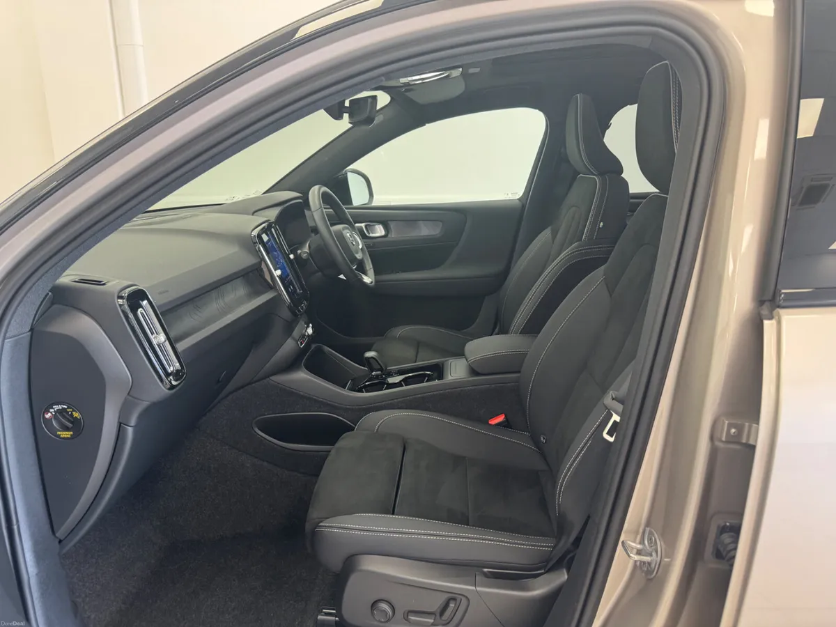 Volvo XC40 2023 - Image 5