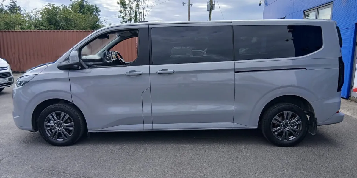 Ford Tourneo Custom Taxi 2026 - Image 3