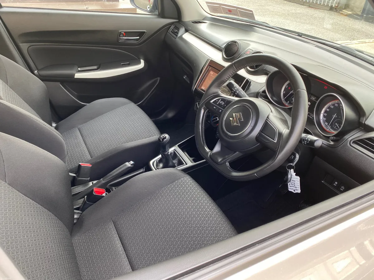 Suzuki Swift 1.2 HYBRID SZ-T 2020 - Image 5
