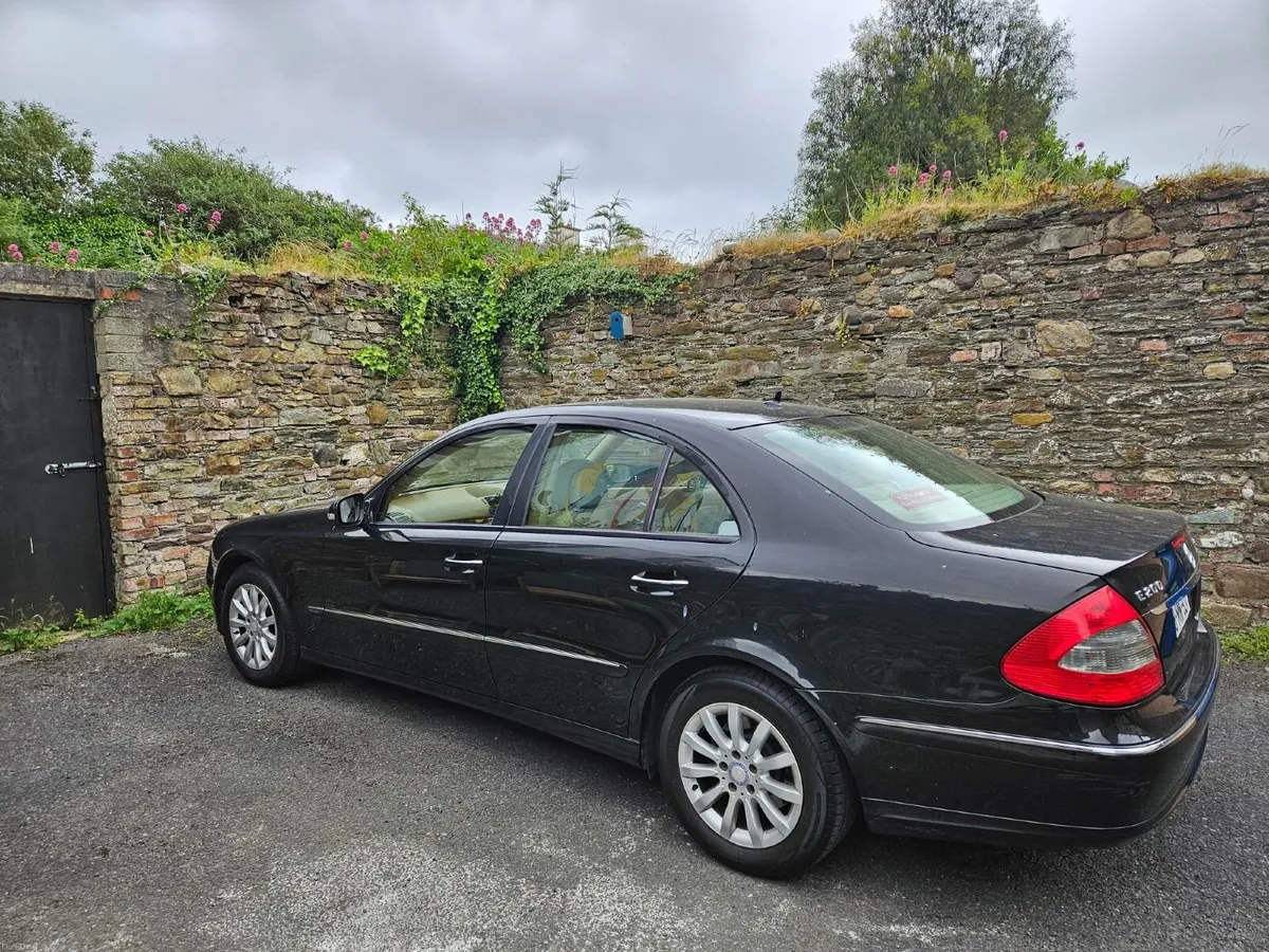 Mercedes-Benz E-Class 2008 - Image 2